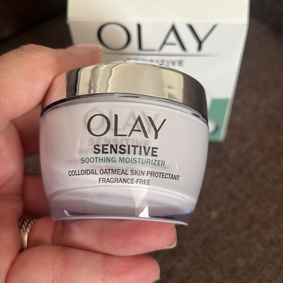OLAY SENSITIVE SOOTHING COLLOIDAL MOISTURIZER NIB - Picture 6 of 6